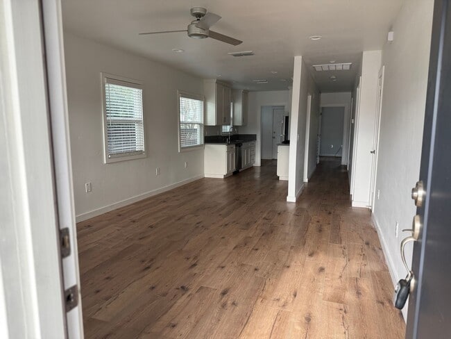 Photo - 4031-4033 Miller Way