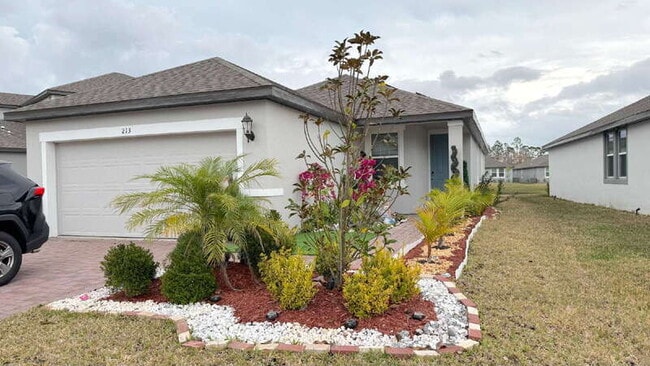 Photo - 213 Links Ter Blvd