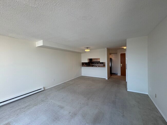 Photo - 1702-1605 Quayside Drive Unité 1702