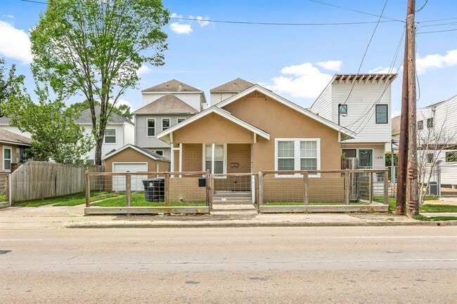 Photo - 1435 N Durham Dr House