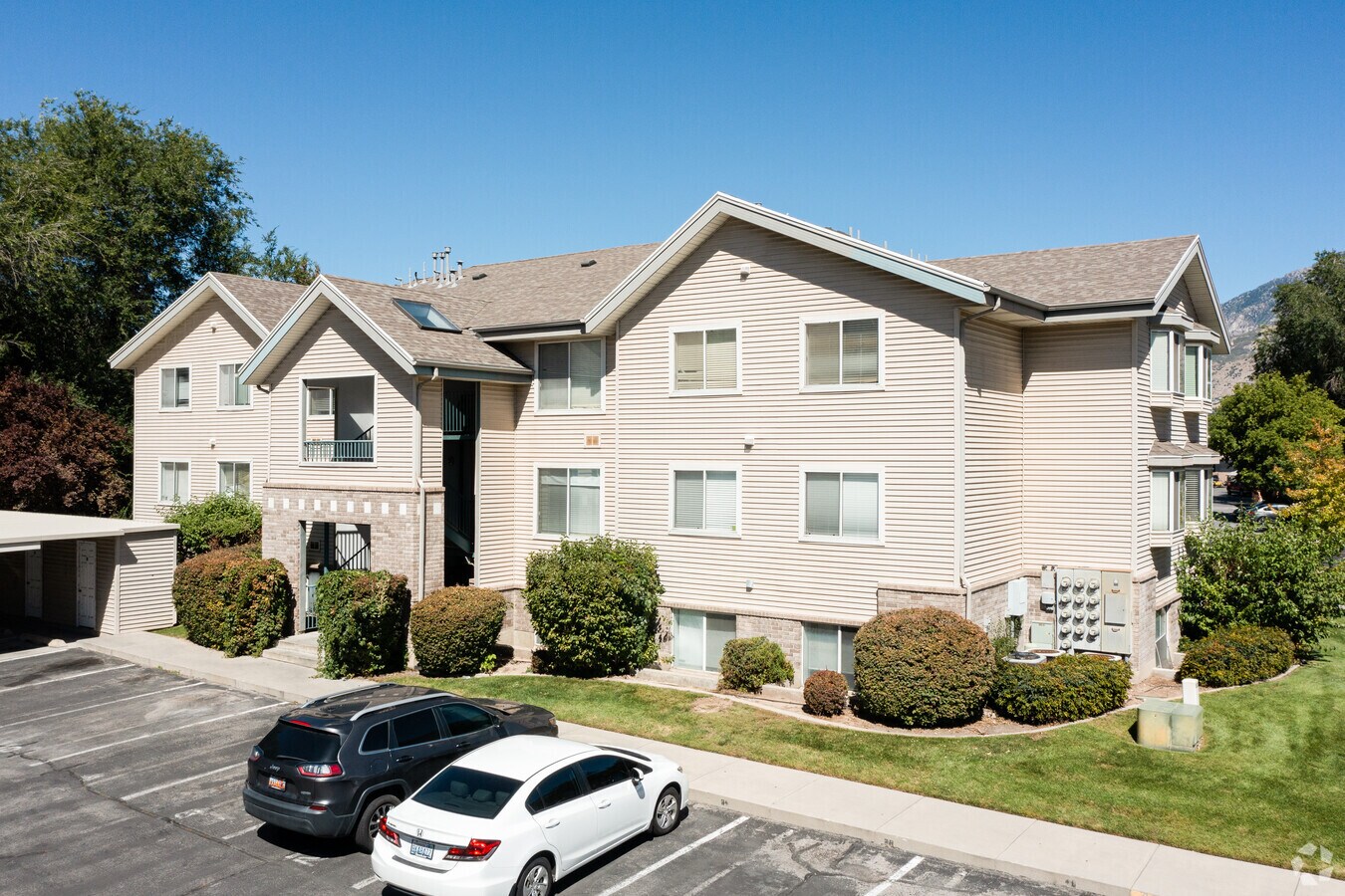 Photo - Grandview Gateway Condominiums