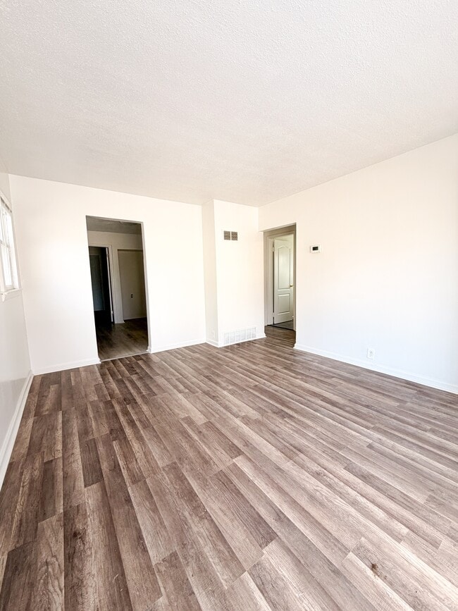 Photo - 13717 Keal St