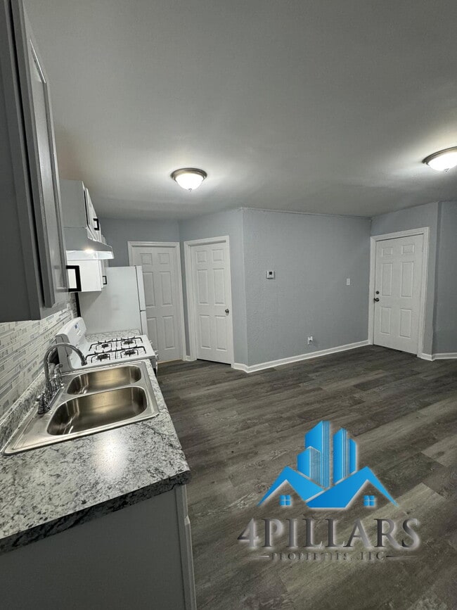 Photo - 3904 Deodar St Unit 1F