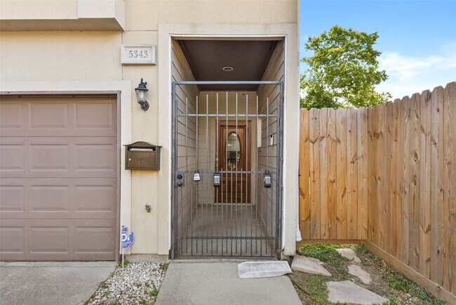 Photo - 5343 Kiam St