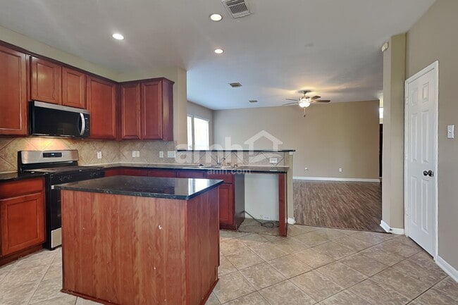 Photo - 7418 Jacobs Well Dr