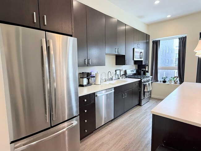 Photo - 1750 W North Ave