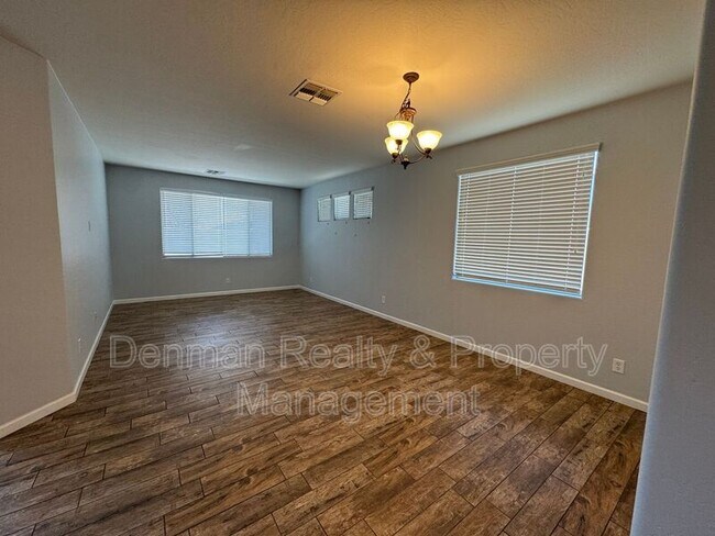 10397 W Foothill Dr