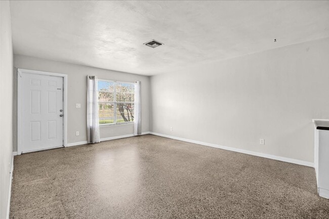 Photo - 2 Bedroom 1 Bath Duplex