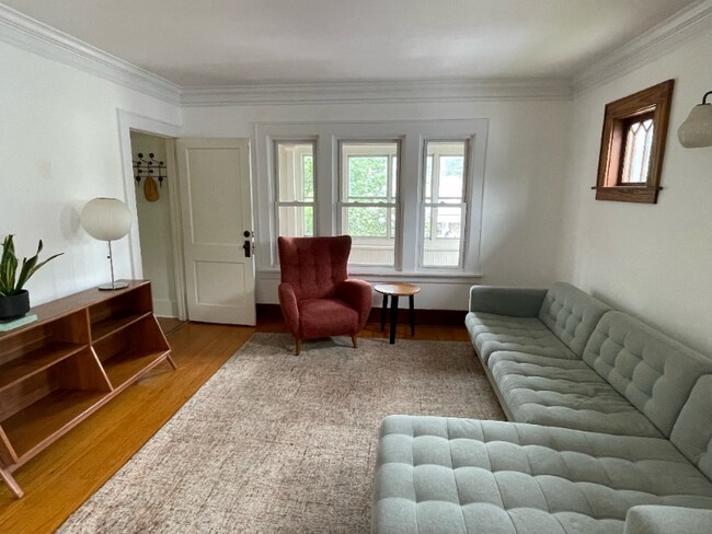 Photo - 305-307 Hutchinson Ave Apartment Unit 307