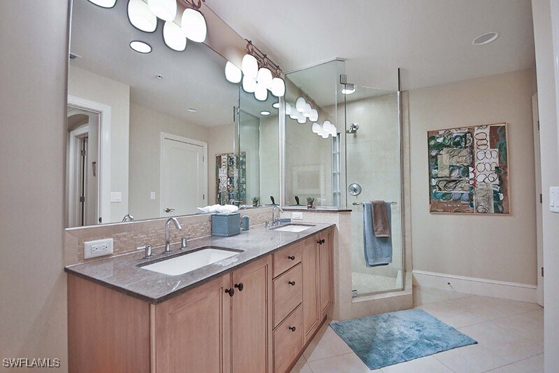 Photo - 9123 Strada Pl Unidad 7201