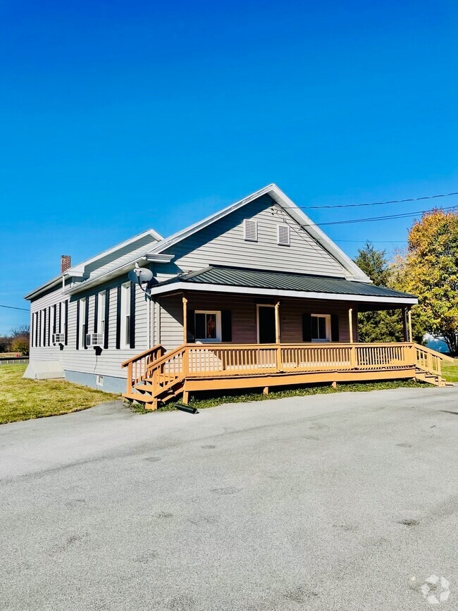 Building Photo - 96 W Main St Rental