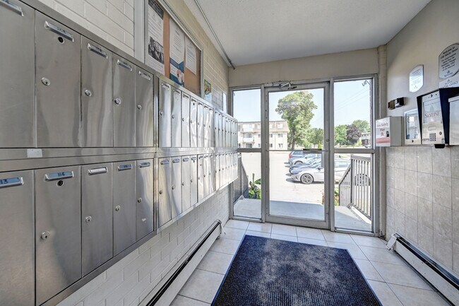 Photo - Hincks Street Apartments