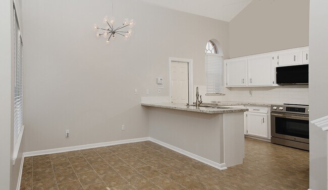 Photo - 31 N Rushwing Cir