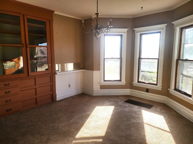 Photo - 17 S McHenry Ave