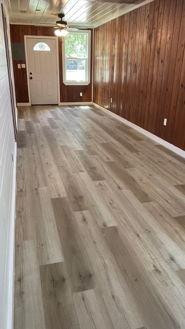 Photo - 1126 Seydler St