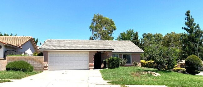 Beautiful 4 Bedroom Single Family Home for... - Beautiful 4 Bedroom Single Family Home for...