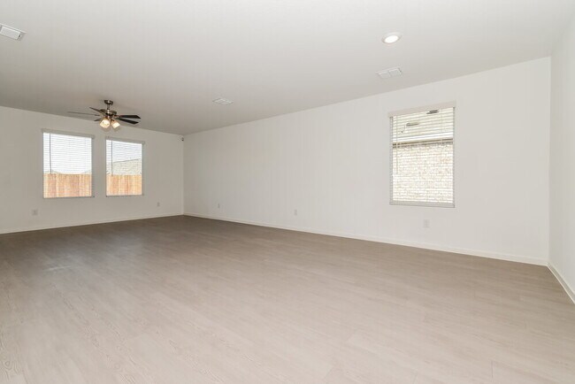 Photo - 1825 Javelina St