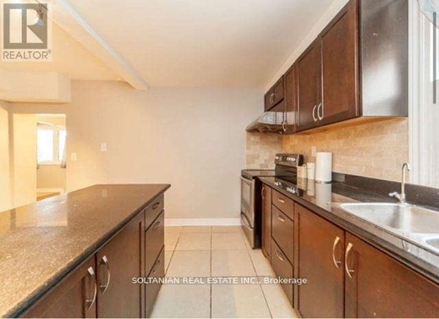 Photo - 257 Parkwood Ave