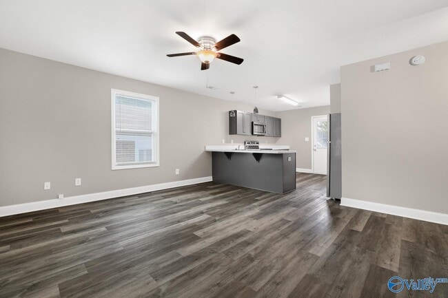 Photo - 218 Ward Ave NE