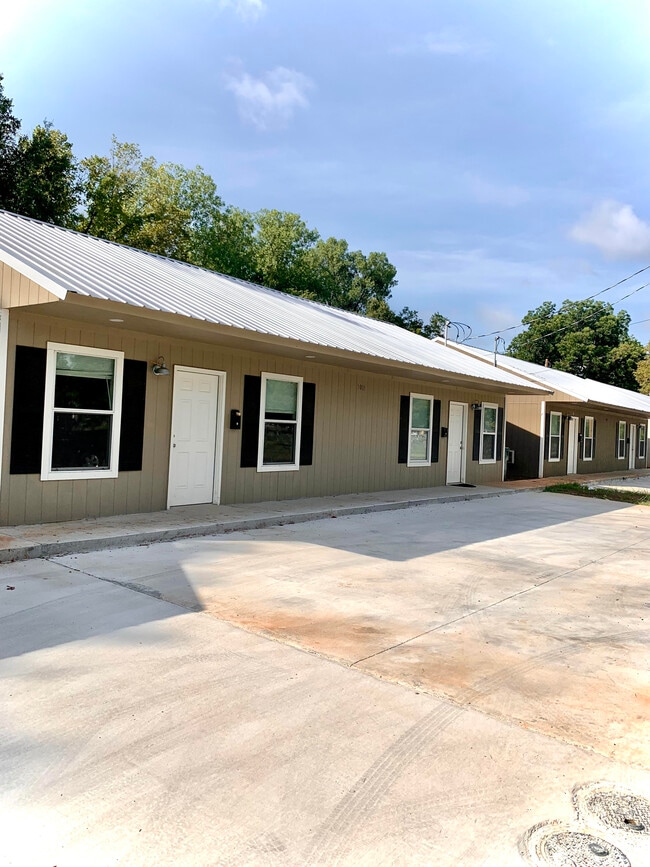 Building Photo - Harvester 1 Unit 18B Rental