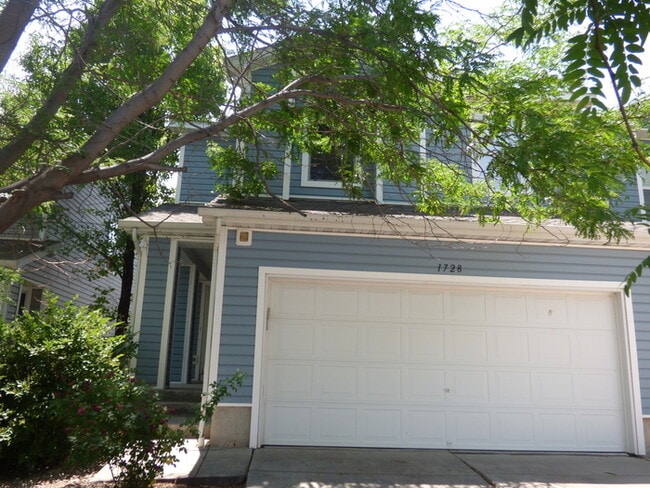 Beautiful 3 Bedroom 2 Bath Townhome with 2... - Beautiful 3 Bedroom 2 Bath Townhome with 2...