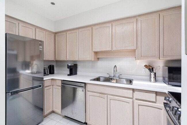 Photo - 1126 W 11th Ave Unit ID1051815P