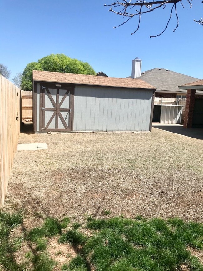 Photo - Fantastic 3/2/2 located in South Lubbock! Preleasing for JULY 1st!!