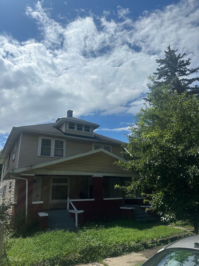 Building Photo - 400 N Grant Ave Rental