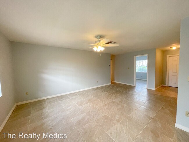 Photo - 3 br, 2 bath House - 11014 Knollview Way