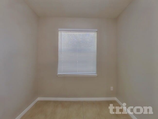 Photo - 502 Azalea Bloom Dr