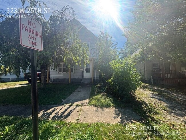 Photo - 323 W 25th St
