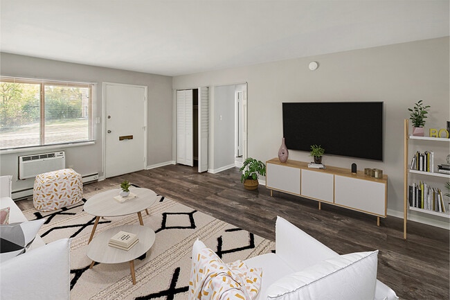 The Summit at Ridgewood Apartment and Townhomes