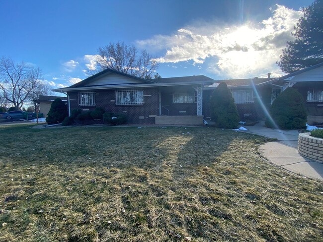 Building Photo - Charming 2BD, 1BA Wheat Ridge Duplex with 1-Car Garage