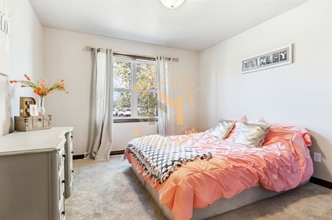 Photo - LAWNCARE INCLUDED! - 3 Bed 2 Bath Ranch Single Family Home