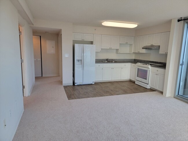 Photo - Split AC. Two Parking. Kakaako. (RRLLC)