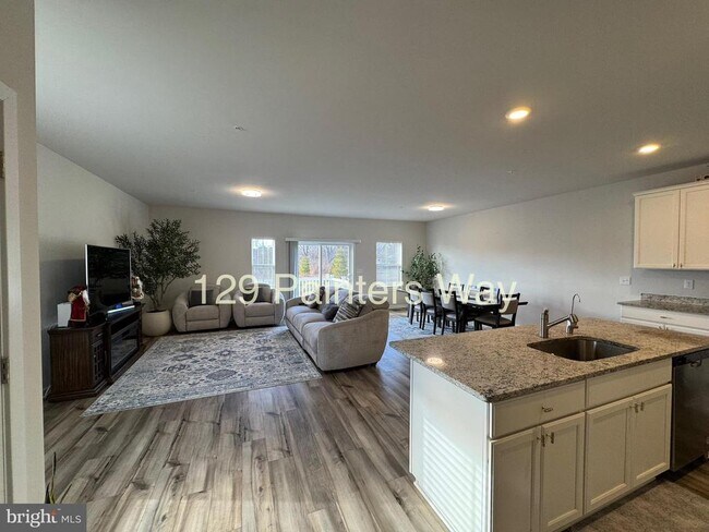 Photo - 129 Painters Wy