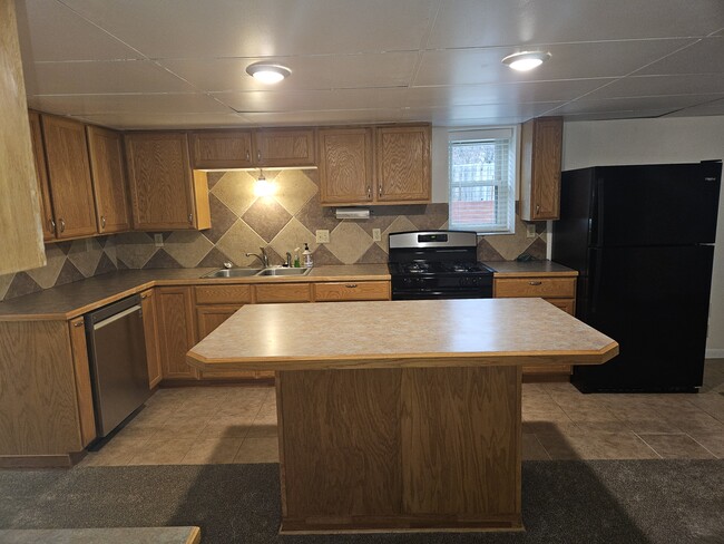 Kitchen - 1602 W Gaylawood Cir Unit Basement Apartment