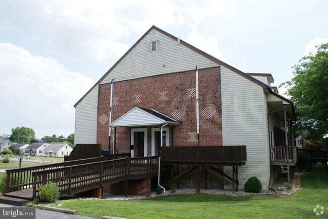 Building Photo - 1121 Stanley Ave Rental