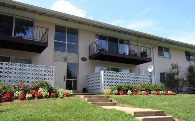 Round Hill Apartments of Chevy Chase For Rent in Chevy