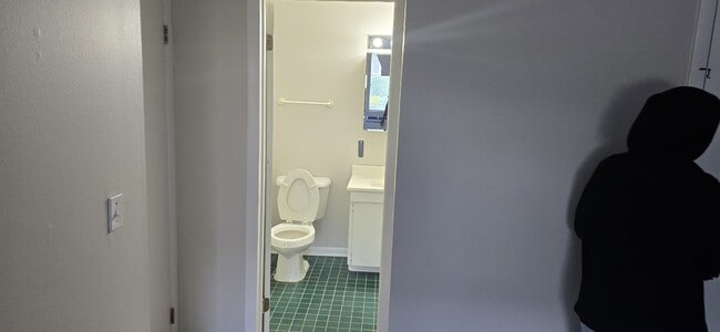 Photo - 910 E Old Willow Rd Unidad 205 A