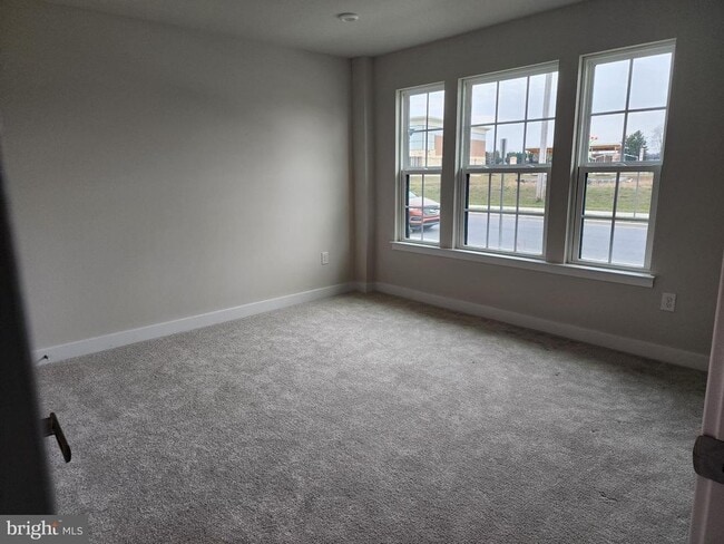 Photo - 321 E Cochran St