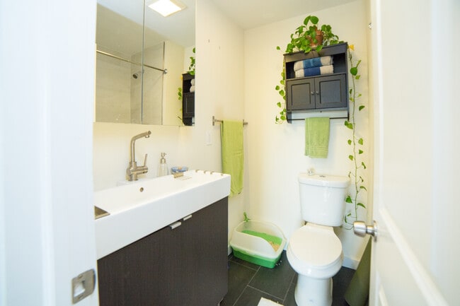 Building Photo - 3006 W Girard Ave Unit 3A