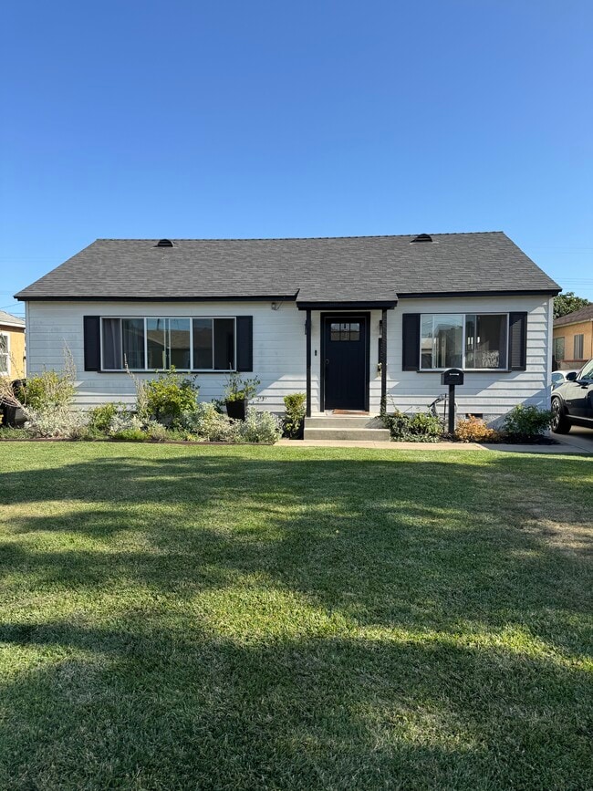 Photo - 1522 W 152nd St Casa