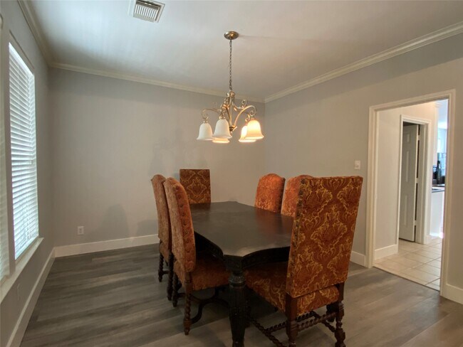 Photo - 7 W Cottage Green