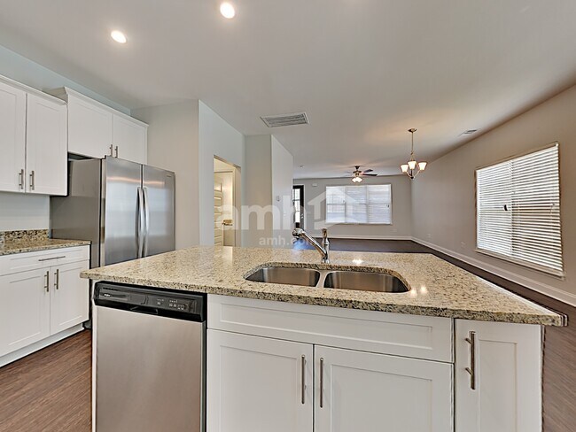 Photo - 5512 Central Grove Sq