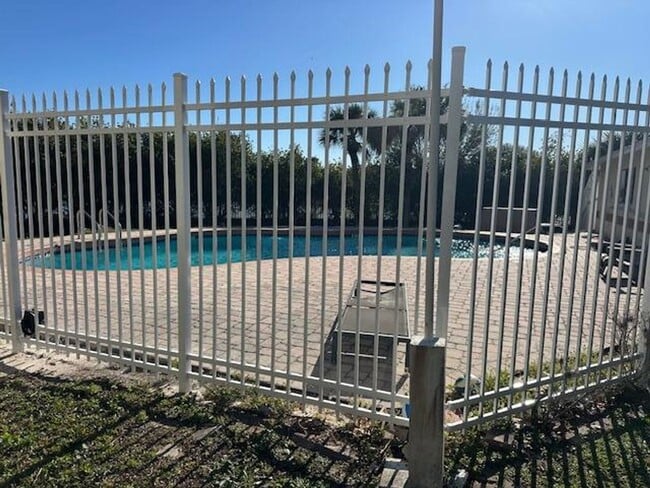 Photo - Spacious Townhome  with Stunning Water Views