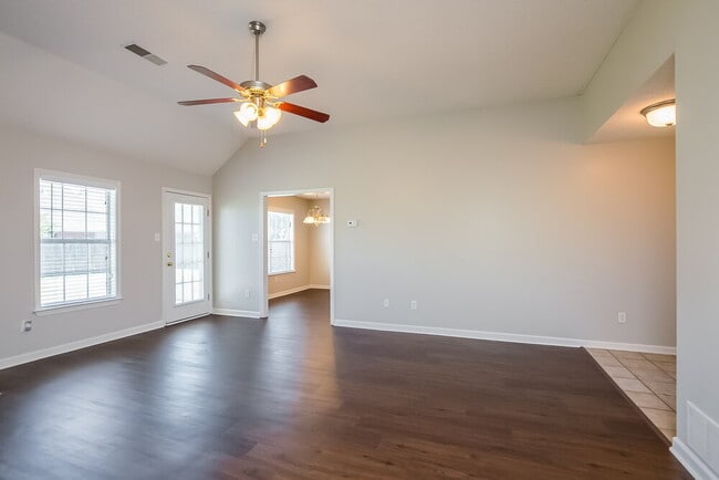 Photo - 7722 Pin Cove