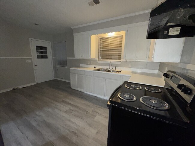 Photo - 1126 Barbara Ann Dr