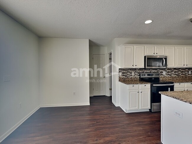 2410 Highland Park Dr