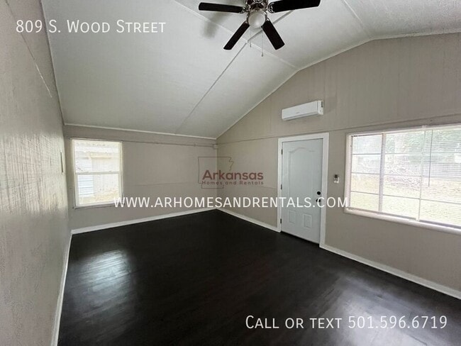 Photo - 809 S Wood St